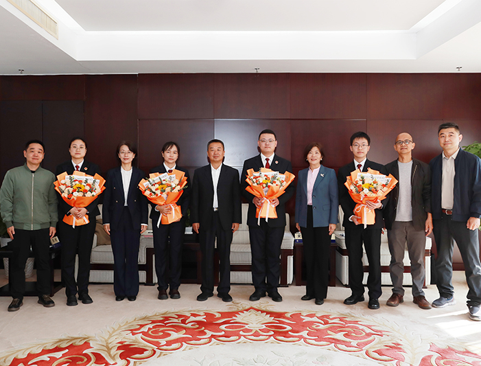 李小东检察长接见深圳检察机关参加全省行政检察业务竞赛选手
